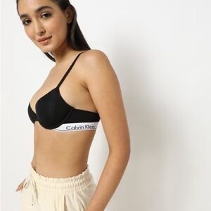 CALVIN KLIEN Black Bra 34C w/ white logo band, lightly padded